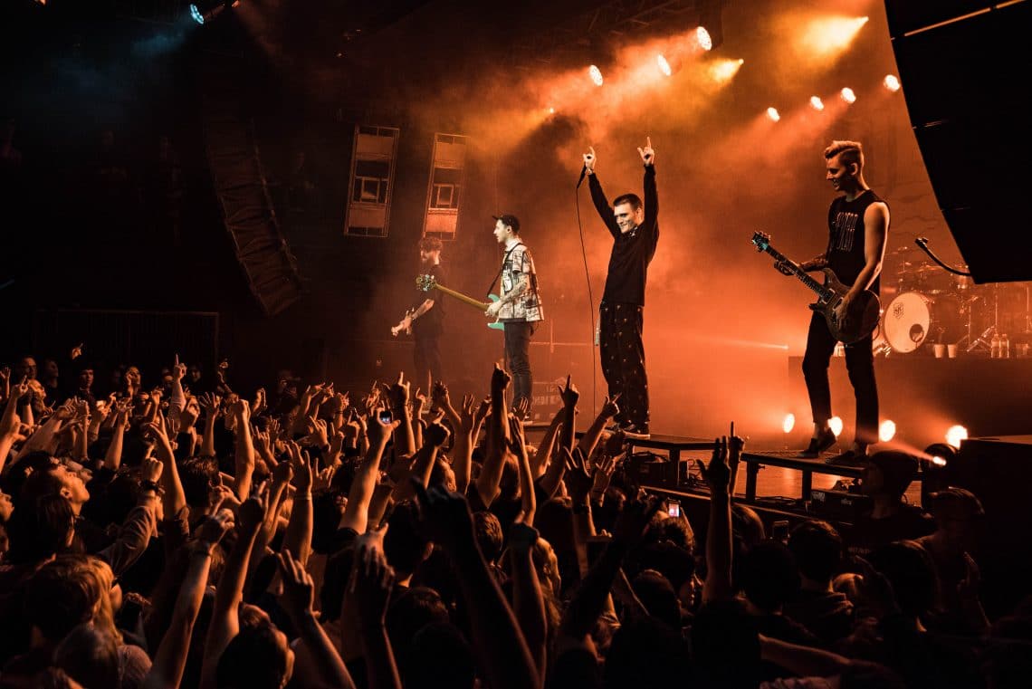 featured image neck deep 1 e1518740431395