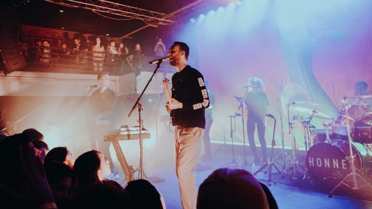HONNE Performing Live at Fine Line