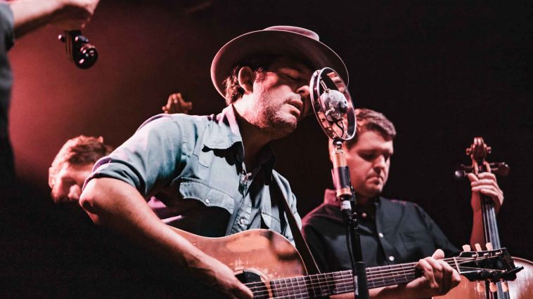 Gregory Alan Isakov, First Ave