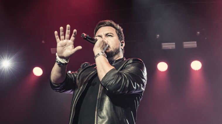 Eli Young Ban, Mike Eli