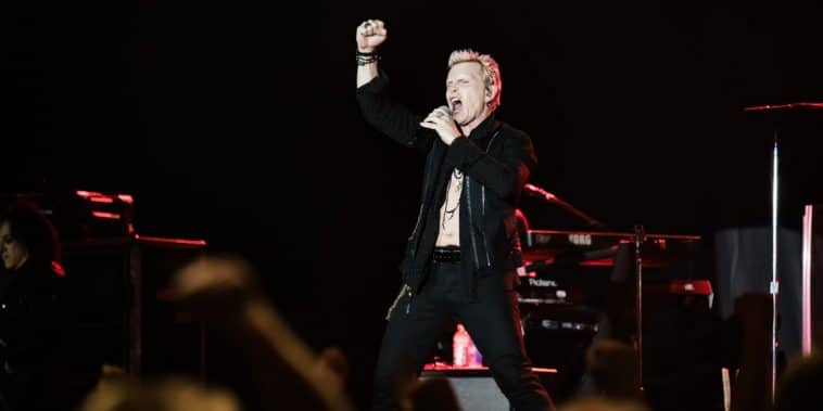 Billy Idol Rocks The Island