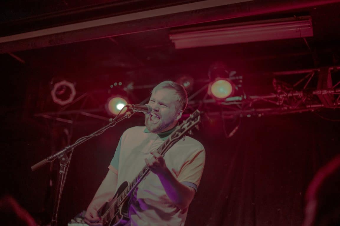 Kayak Jones Gives a Heartfelt Performance in Minneapolis