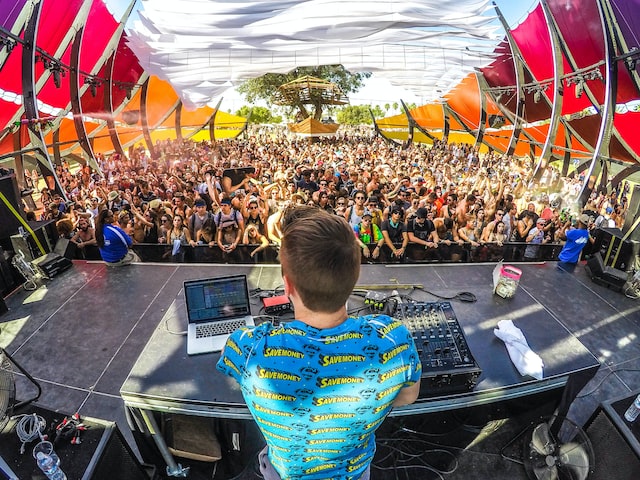 The 15 Greatest DJs Of All Time