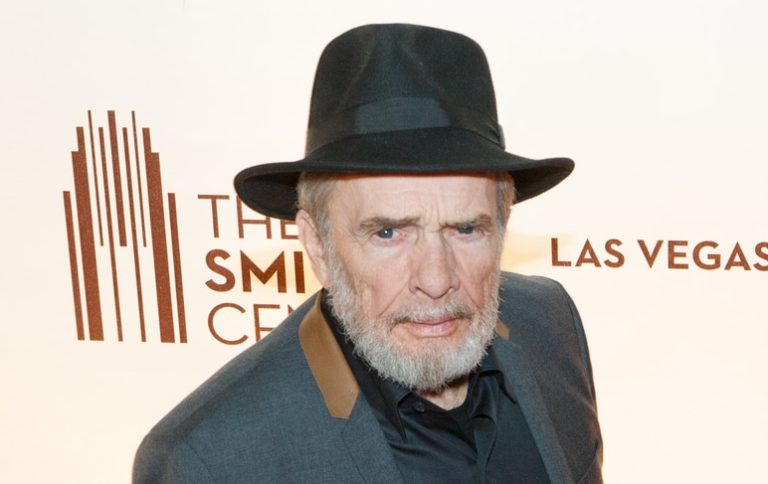 The 17 Best Male Country Singers of All Time: A Definitive List