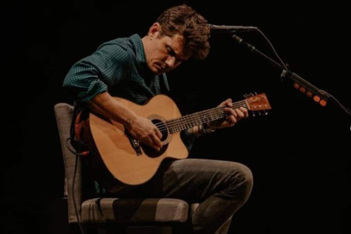 John Mayer Goes Acoustic at the X