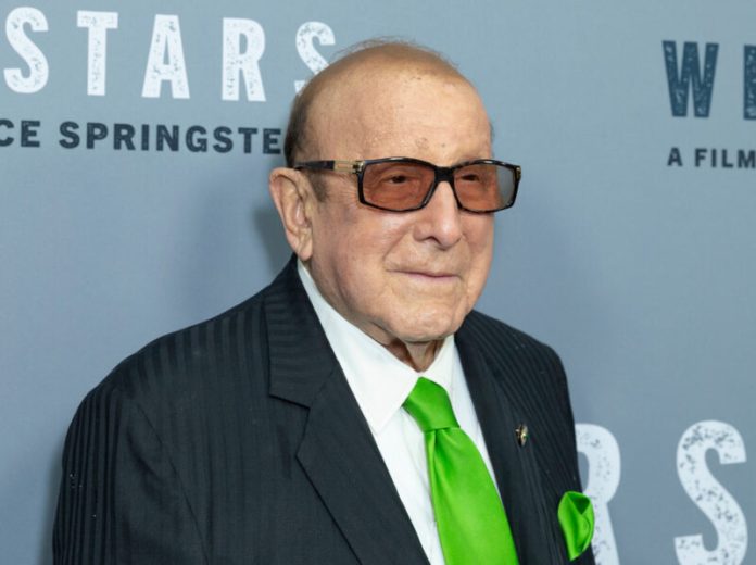 clive davis' net worth