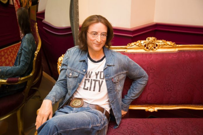 john lennon statue at madam tussands