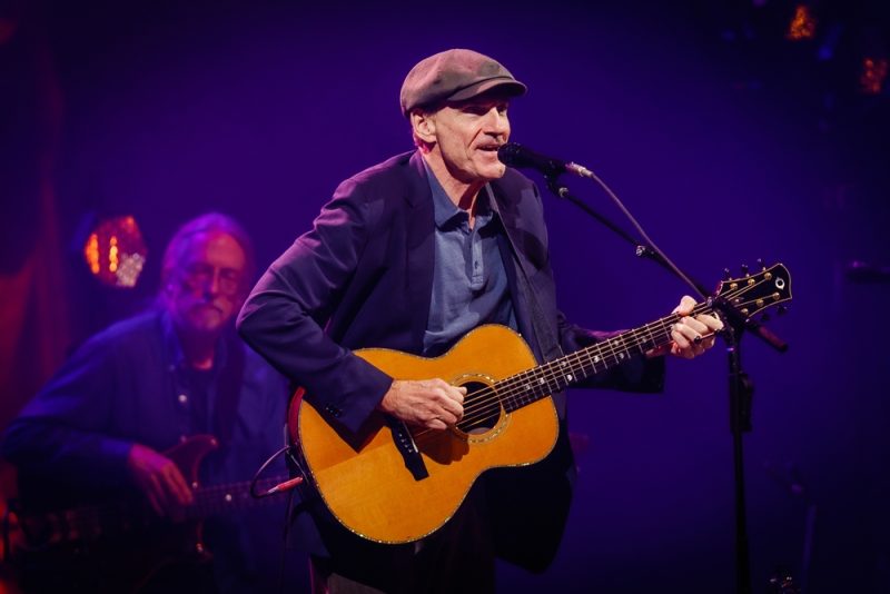 19 Famous Musicians Who Are Democrats