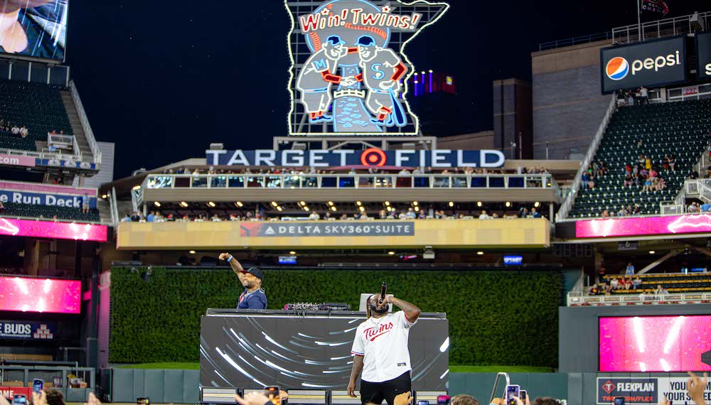 T-Pain Provided “Auto-Tunement” for Crowd at Target Field