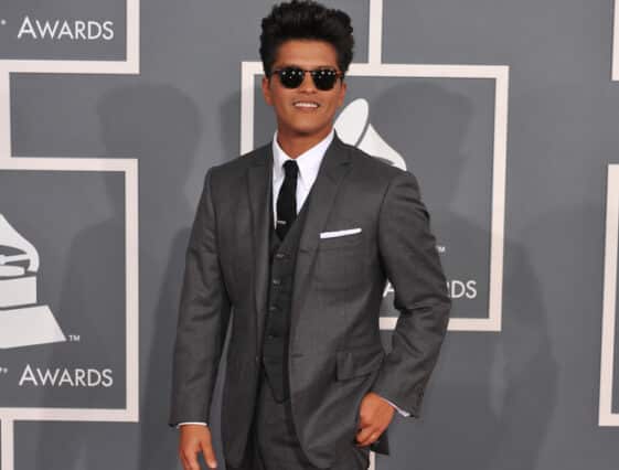 37 Famous Singers Who Are Shorter Than You Expected