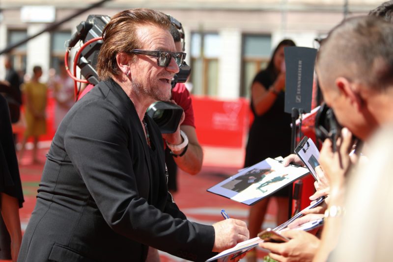 37 Famous Singers Who Are Shorter Than You Expected