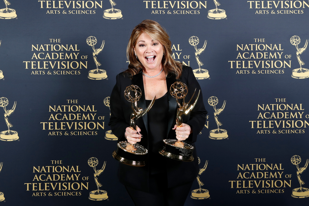 valerie bertinelli's net worth valerie bertinelli holding awards