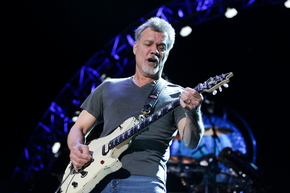 how did eddie van halen die image of eddie van halen on stage in 2015