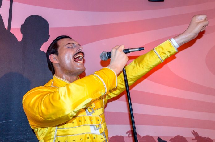 how did freddie mercury die? the wax statue of freddie mercury in the Netherelands