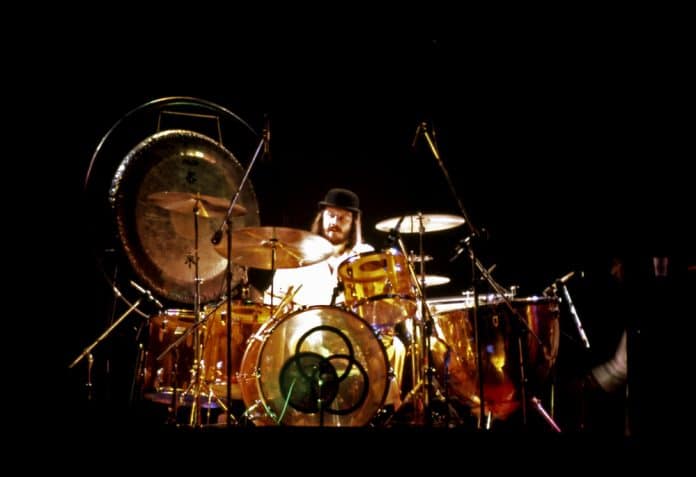 how did john bonham die, image of john bonham playing the drums in 1975