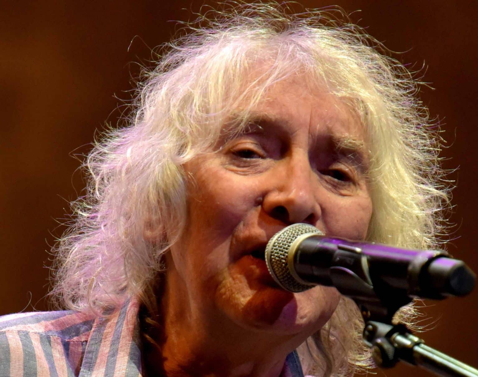 Albert Lee Gives Rock History Lesson at the Dakota