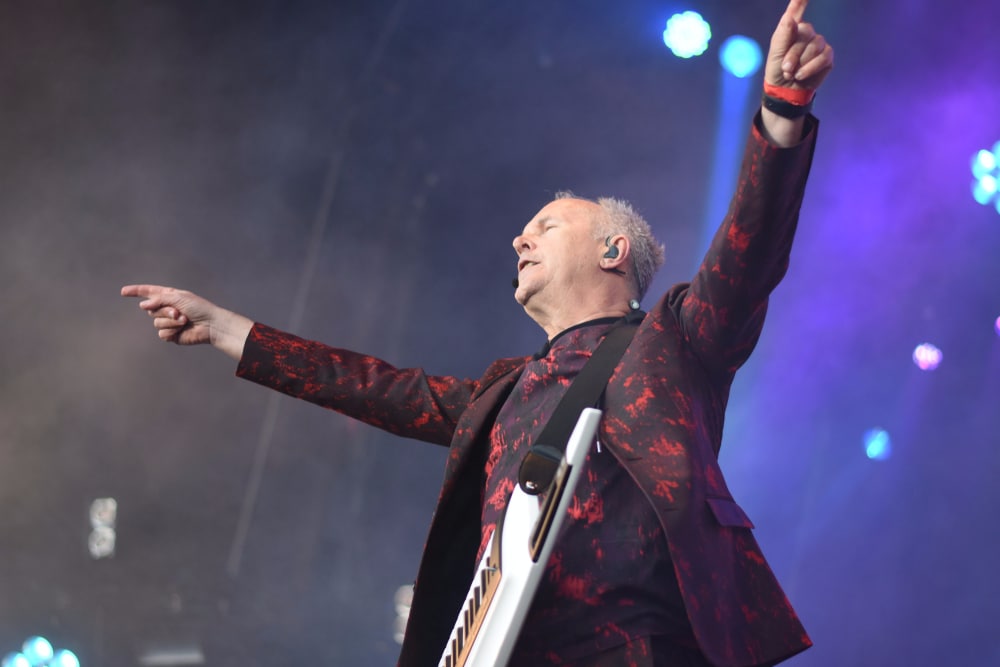 howard jones howard jones performing on stage